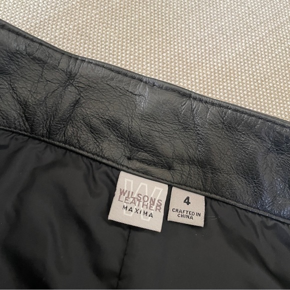 🌟SOLD🌟 Wilsons Leather Mini Skirt - Picture 4 of 4